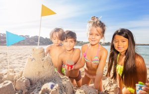 jeux de plage pour occuper les enfants à la mer