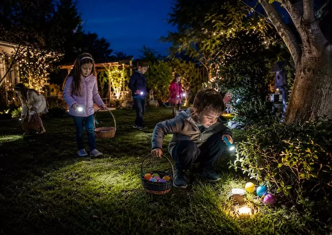 Chasse aux œufs nocturne : jeu de Pâques