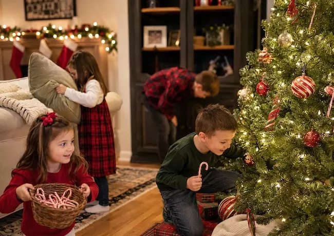 Chasse aux sucres d’orge de Noël pour enfants